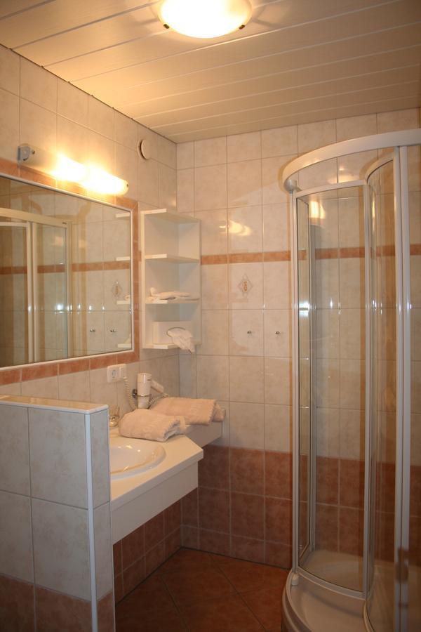 Haus Schnetzer Apartman Schruns Szoba fotó